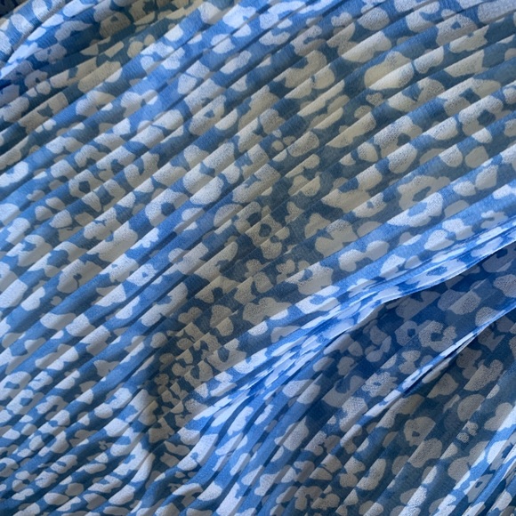 So Settled Romper In Blue Abstract Floral C/MEO - Picture 5 of 6